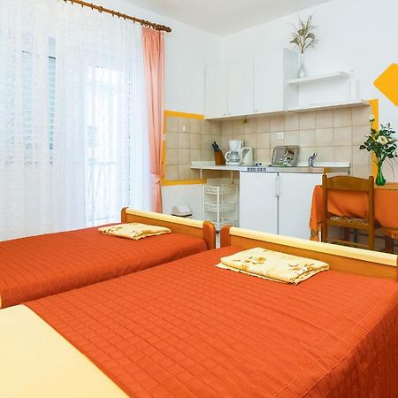 Lovely Apartment In Omis With Kitchenette Buitenkant foto