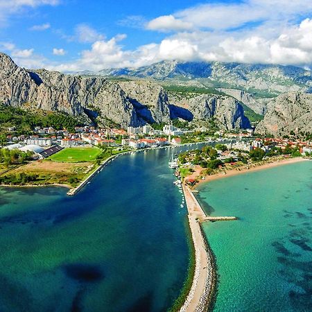 Lovely Apartment In Omis With Kitchenette Buitenkant foto