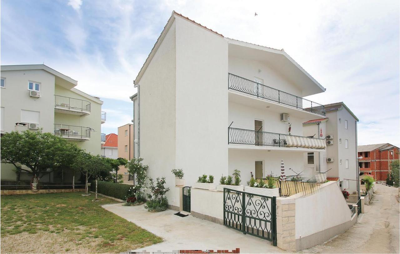Lovely Apartment In Omis With Kitchenette Buitenkant foto