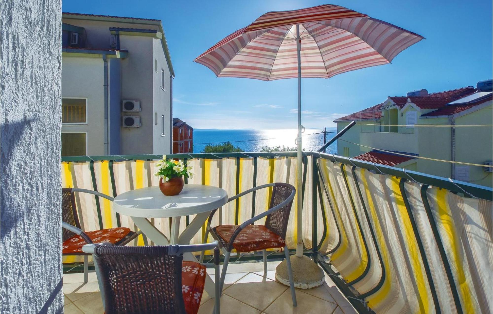 Lovely Apartment In Omis With Kitchenette Buitenkant foto